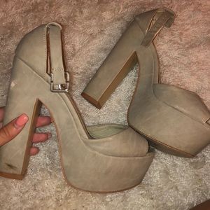 Steve Madden Beige chunky heel